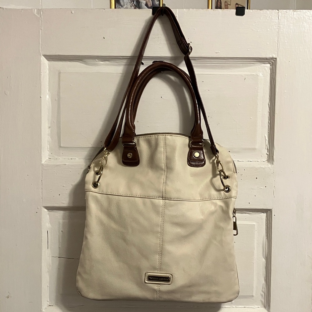 Steve Madden , like new ( maybe used once ) large 15”-15” with expandable bottom